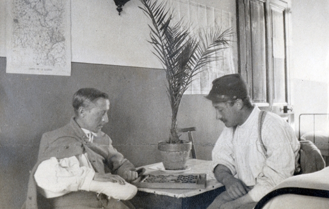 Gardinal and Querieux Play Checkers