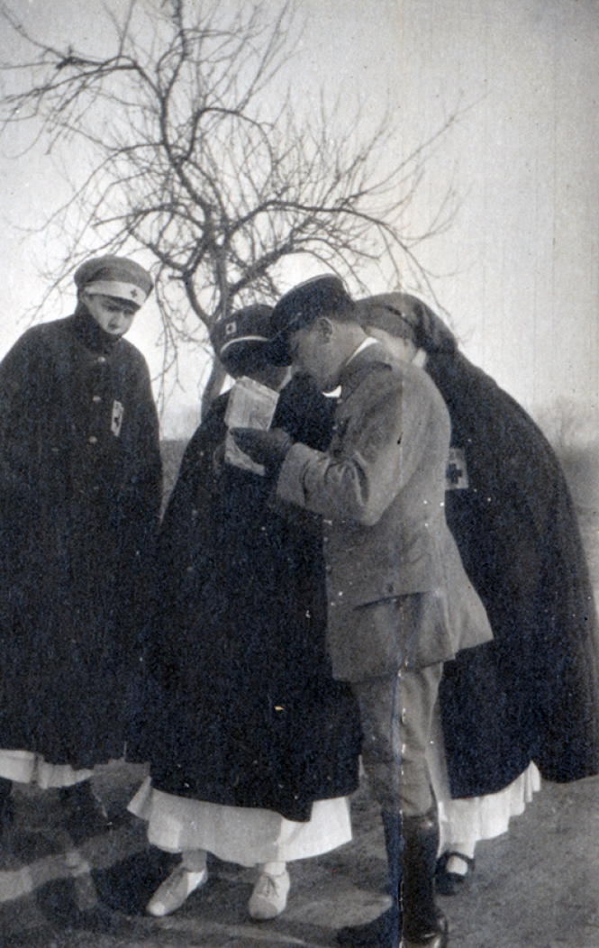 Asking the Way to Vailly