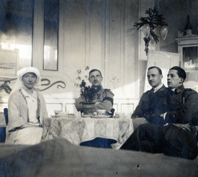 Mlle. de Menqin, Chasse, and Roel